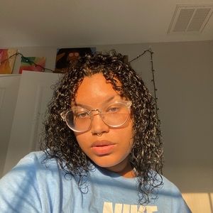 Meet your Posher, Alyse